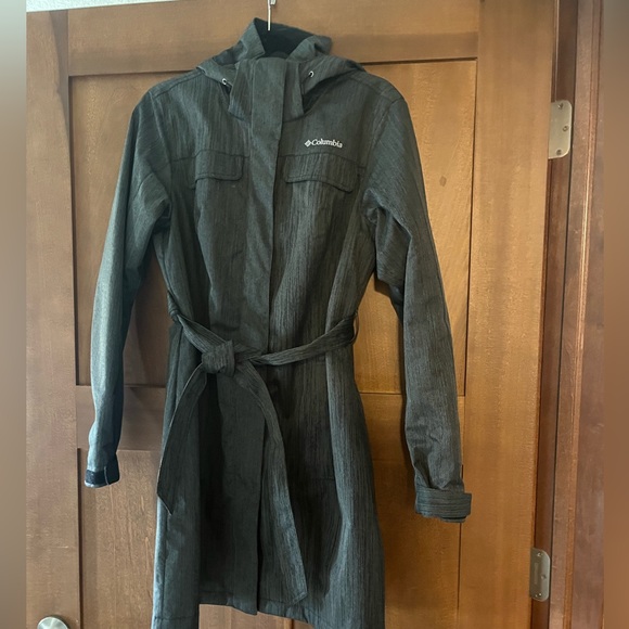 Columbia women’s jacket/ Medium - perfect for rainy days. - Picture 1 of 7